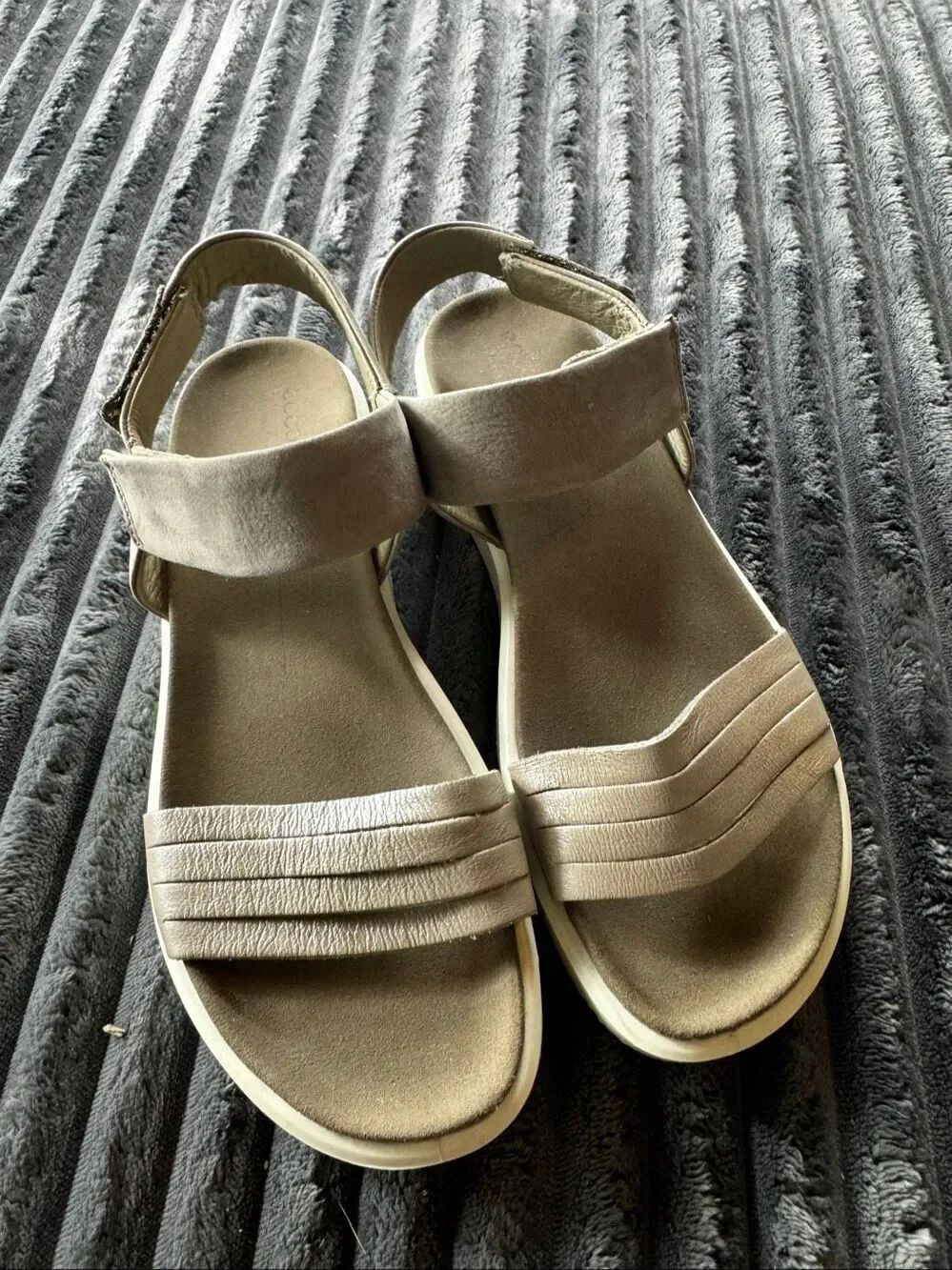 Ecco Womens Gold Sandals Size 37 US 6